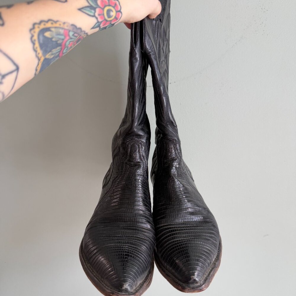 VTG TONY LAMA 6.5 BLACK EXOTIC LIZARD LEATHER POINT TOE COWBOY BOOTS - Picture 2 of 7